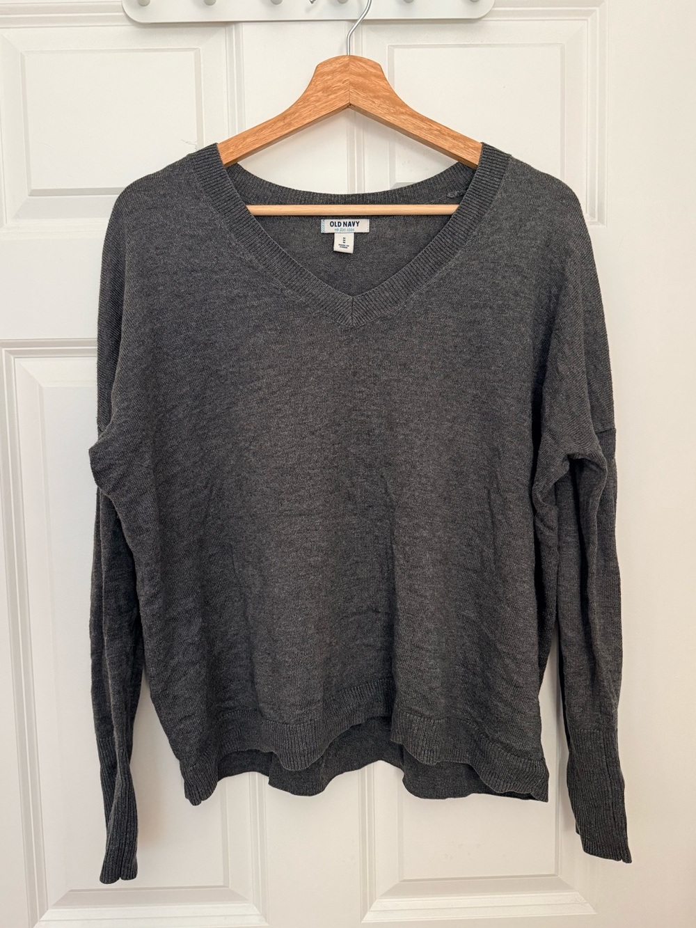 Old Navy Gray V-Neck Sweater